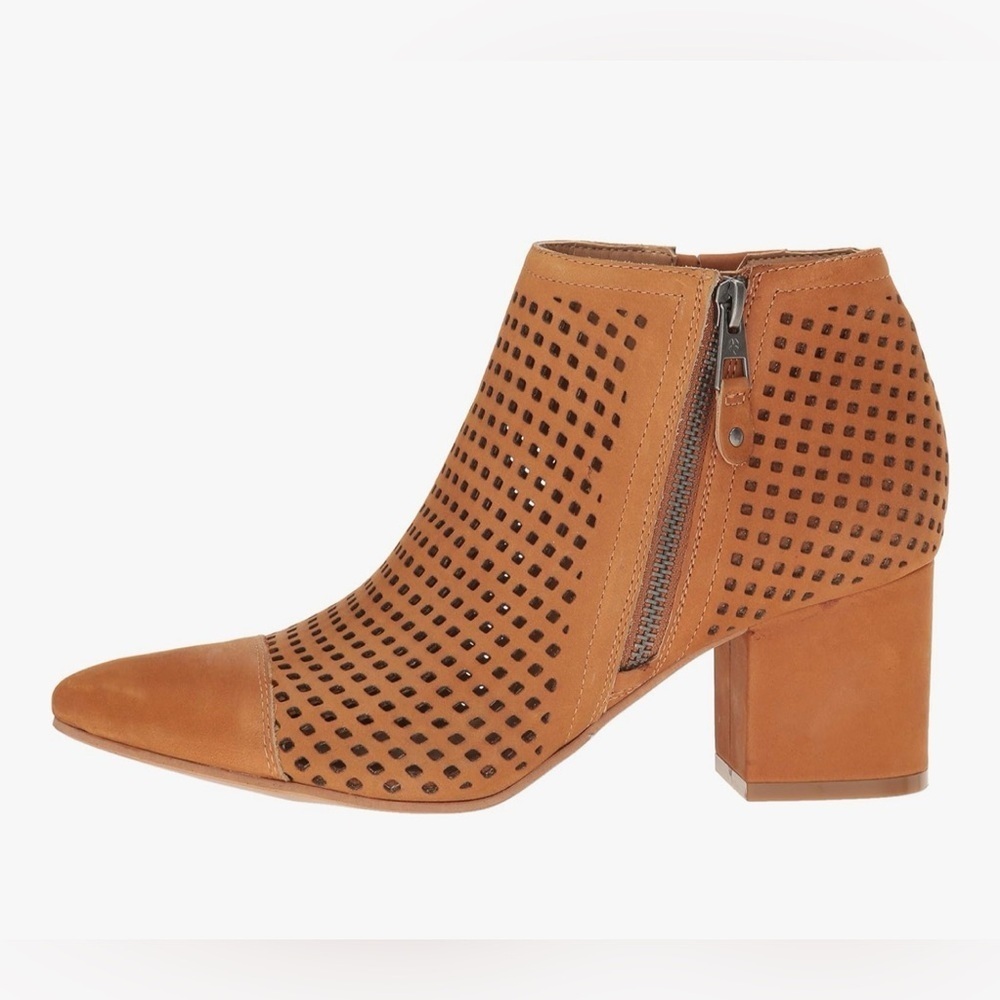 Lucky Brand Jakelyn Bootie in Cafe Size 9 - Picture 4 of 15